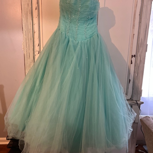 Prom Dress - Picture 3 of 4
